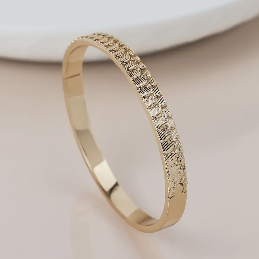 Scallop Bangle - Gold